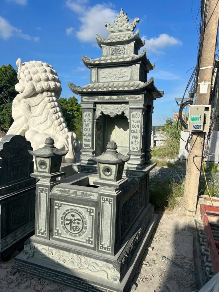 Mộ đá 3 mái đẹp bằng đá xanh tự nhiên, chạm khắc tinh xảo